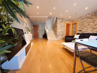 Maison jumelée à Calle iglesia 116. Excepcional  vivienda  en castelldefels  !!!  no agencias. solo