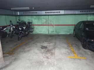 Lloguer Aparcament de moto a Carrer joan salvat i papasseit 40. Plaza de moto a precio muy económico