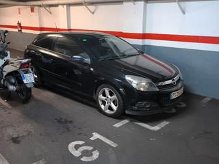Miete Motorradparkplatz in Provenza 84. Plaza moto pequeña/mediana de muy fácil acceso