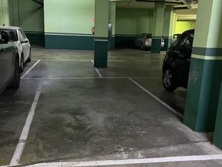 Lloguer Aparcament cotxe a Carrer de sant gaietà 110. Plaza de parking en edificio torredemer