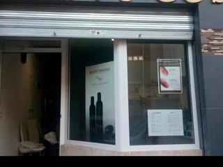 Lloguer Local Comercial a Del mur 82. Local comercial