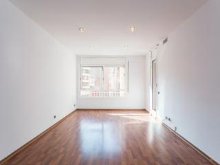 Location Appartement à Arizala 9. Espectacular piso reformado con ascensor ubicado en sants-les co