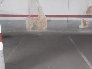 Lloguer Aparcament cotxe a Riera basté 22. Plaza de parking coche pequeño