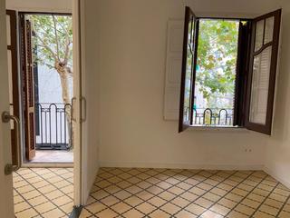 Appartamento in Comtes de bell-lloc 96. Primer piso en comtes de belloch – 54 m² construidos - reforma i