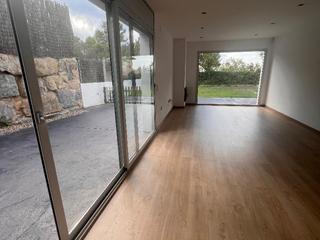 Chalet en Passeig sant ramon 11. Casa a 4 vientos con jardín