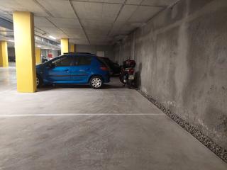 Miete Autoparkplatz in Progres  79. Cabe coche grande y moto
