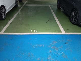 Miete Autoparkplatz in Murillo 32. Alquiler parking cornella centro