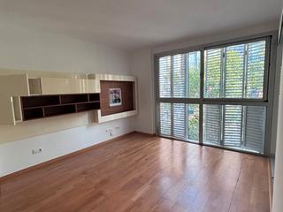 Rent Flat in Carrer industria 261. Alquiler piso en alquiler en camp d'arpa barcelona 08041