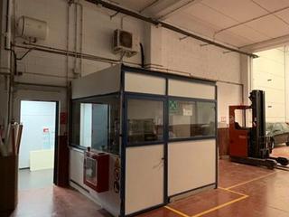 Lloguer Nau industrial a Carrer palautordera 6. Nave industrial de 590 m2, con 300 m2 de almacén y 110 m2 de ofi
