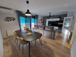 Appartement à Rossello 64. Luminoso piso de 115 m² con 4 habitaciones ,2 baños y 2 balcones