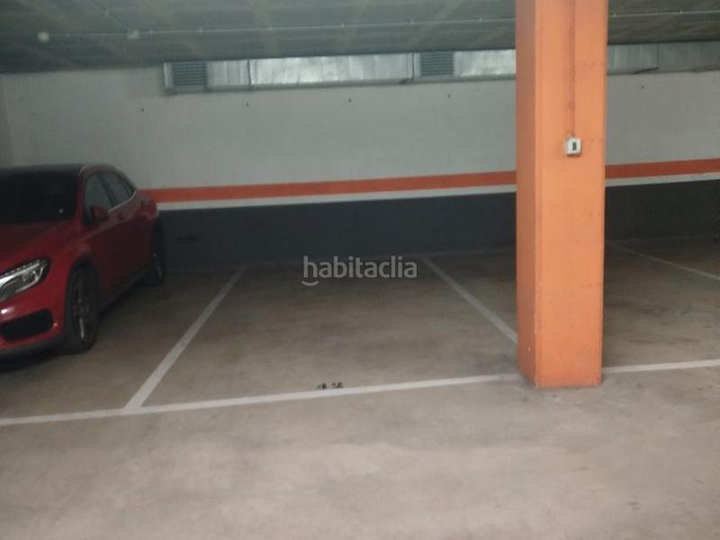 Foto 402129c7-3915-4dbf-a795-98eb1cf91d6b. Lloguer aparcament cotxe a carrer riu freser 66 a Girona