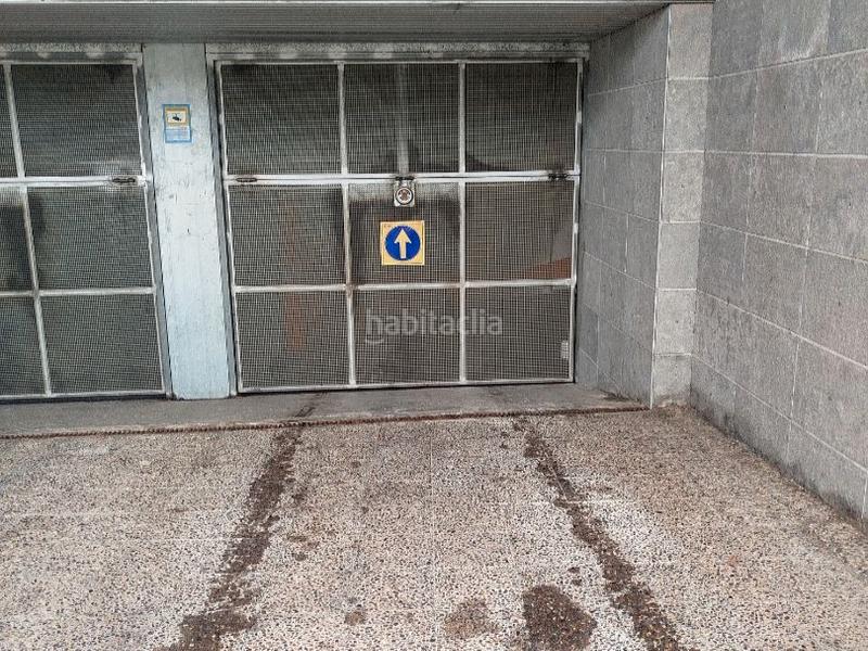 Foto f6798d9d-e015-40c5-8a38-c76eb2f96d47. Lloguer aparcament cotxe a carrer riu freser 66 a Girona