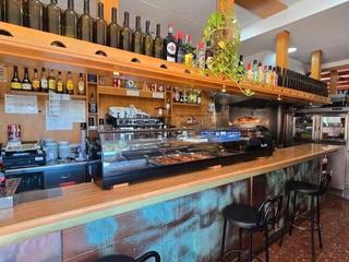 Location Local commercial à Avinguda del vallès 457. Traspaso bar en pleno rendimiento por jubilación