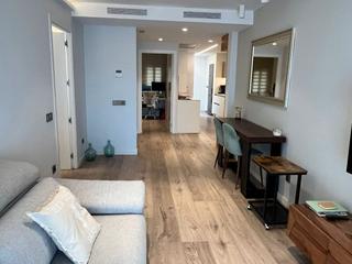Rent Flat in Avinguda de la constitució 216. Luminoso piso reformado de 2 hab. + balcón en av. constitución,