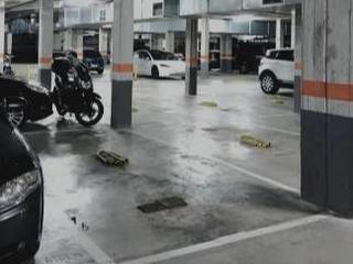 Alquiler Parking coche en Tresmall  12. Alquiler plaza parking coche grande badalona progres