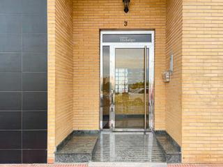Pis a Hugolino roldan 3. Piso en esquina con todas las estancias exteriores, balcón corri