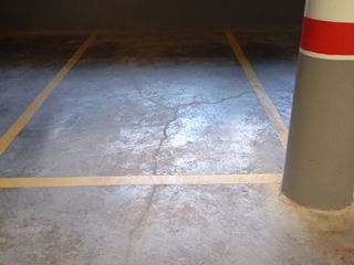 Location Parking moto à Cronista muntaner  1. Párking para moto