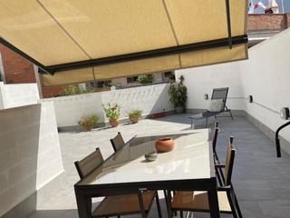 Lloguer Pis a Carrer catalunya  18-20. Piso muy céntrico, luminoso y con un gran patio