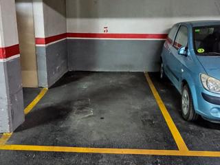 Aparcament cotxe a Carrer de la indústria 30. Parking excelente ubicacion