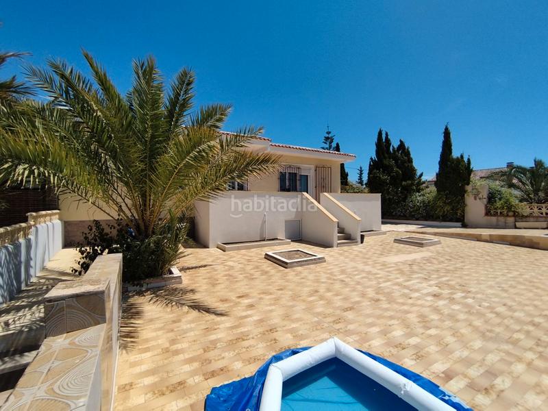 Foto b321b82b-4029-4d7b-99a3-ebd79e7cd31a. Chalet en calle forcall 16 chalet dos casas en venta en Campello (el)