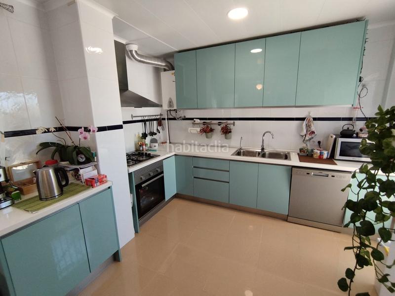 Foto c3b7b9f8-6d7e-4ff9-a16d-111bf99f91e3. Chalet en calle forcall 16 chalet dos casas en venta en Campello (el)