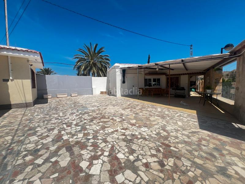 Foto d419a9ef-e5d2-464a-973e-a0d61ba9c0ce. Chalet en calle forcall 16 chalet dos casas en venta en Campello (el)