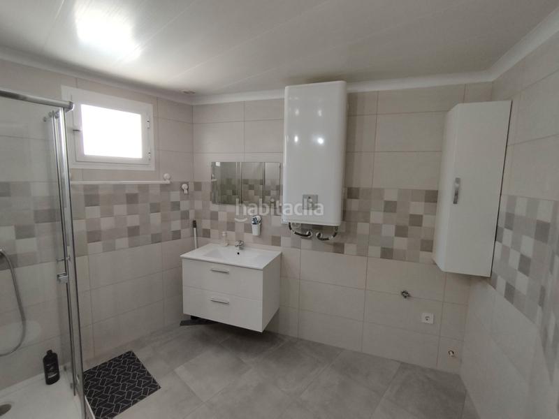 Foto dfa98467-7245-4c94-99d1-d0b690a8a7f0. Chalet en calle forcall 16 chalet dos casas en venta en Campello (el)