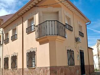 Casa aparellada a Calle cervantes 2. Para entrar a vivir