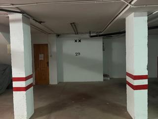 Lloguer Aparcament cotxe a Calle ingeniero joaquin muñoz 14. Alquiler plaza amplia de garaje