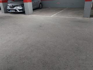 Location Parking voiture à Carrer de l'esglesia 1. Alquiler plaza parking