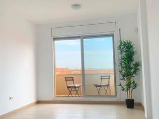 Àtic a Bailen 38. Ático dúplex con luz y vistas en roc blanc · parking + trastero