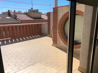 Casa adossada a Carrer de tarragona 150. Excelente casa adosada