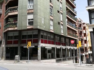 Lloguer Aparcament de moto a Francolí 72-74. Plaça parking per a moto gran a l'edifici del  c/ balmes 316