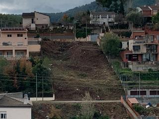 Residential Plot in Wagner 37. Terreno vallirana parc 1040 m2 , a dos calles (wagner y lourdes)