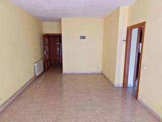 Appartement à Meridiana 333. Se vende piso alto con ascensor, mucha luz natural y terraza sol