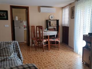 Casa adosada en Doña gloria agraz 26. Amplia casa de pueblo de 4 plantas.