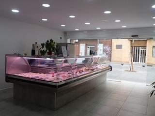 Traspàs Local Comercial a Plaça de l'església 1. Traspaso carnicería- charcutería centro castelldefels, barcelona