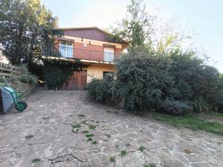 Chalet à Av. castell de montbui 269. Preciosa casa en medio de la naturaleza y muy bien comunicada. p