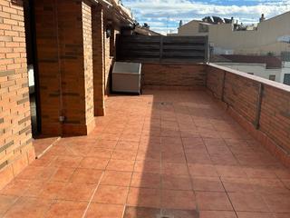 Location Attique à Carrer d'albacete 3. Increíble ático dúplex