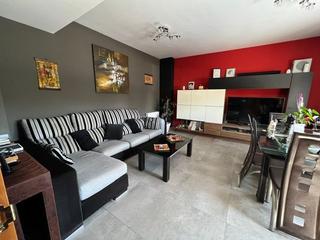 Maison jumelée à Calle los milanos 4. Unifamiliar precioso en zona de montesol