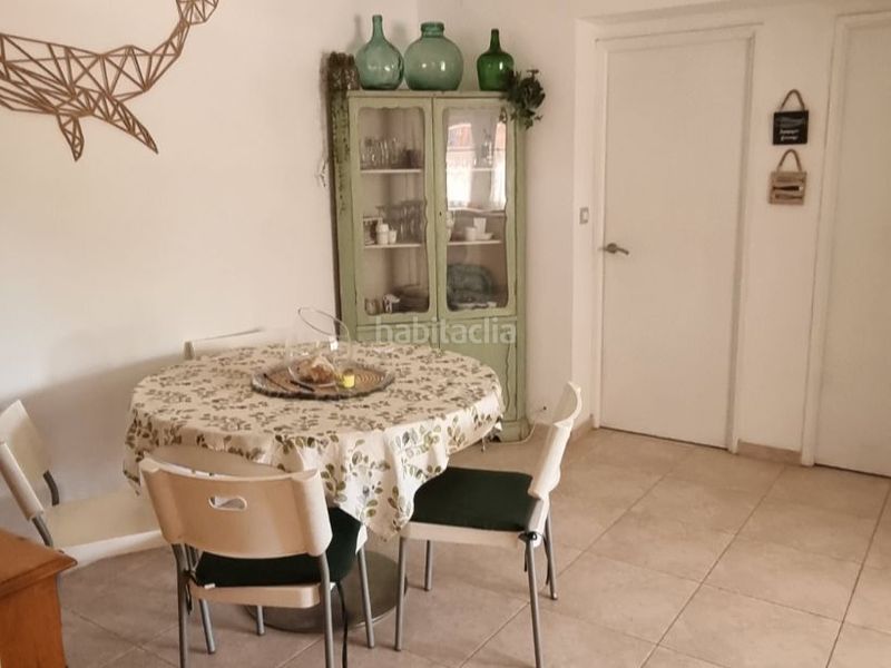 Foto dc7fc4d4-239d-4f1e-ae2b-ffcaa83ce2dd. Local comercial en c/ martinet estudio -vivienda en la playa en Estartit