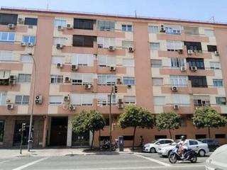 Pis a Jose laguillo  30. Particular vende piso en la avenida, luminoso y bien situado.