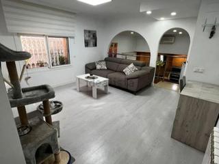Tríplex en Planeta mart 18. Dúplex reformado de 96 metros cuadrados con terraza! badalona