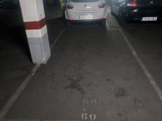 Parking coche en Riera baste 22. Parking para coche mediano