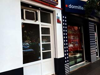 Location Local commercial à Quart 138. Se alquila local comercial