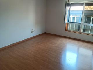 Lloguer Pis a Angel guimera 8. Exclusiu pis seminou amb parquing centre manresa
