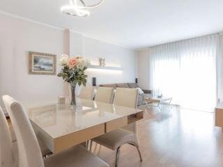Appartement à Avinguda de barberà 224. Pis av. barberà, cant. c. calders.  sabadell. eixample centre