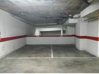 Miete Autoparkplatz in Avinguda lluís pericot 47. Lloguer de una o dues places, molt amplies i fàcil maniobra