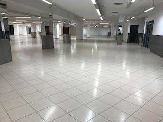 Alquiler Local Comercial en Avenida del perú 39. Oportunidad única! local de 800m2 en avenida perú de mataró