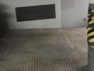 Lloguer Aparcament cotxe a Rocafort 37-39. Parking para coche pequeño o moto en sant antoni